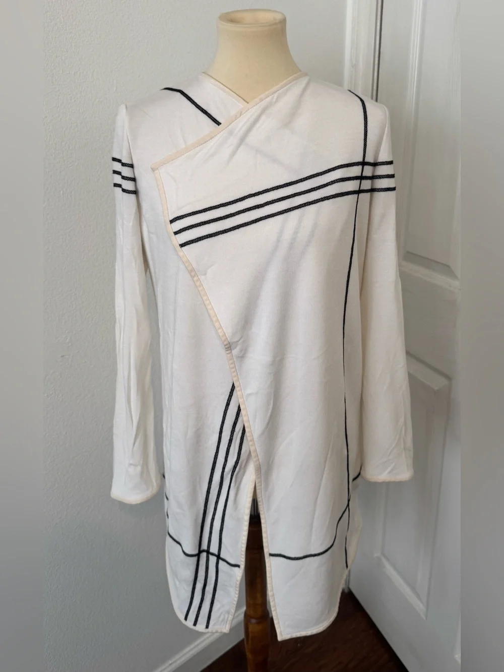 St. John Santana Knit Jacket Viscose Blend Open Front Cardigan NWT Small *Read*